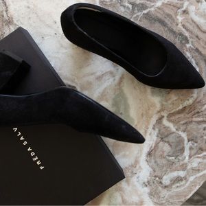 Freda Salvador Lillian Suede Pumps Size 7.5